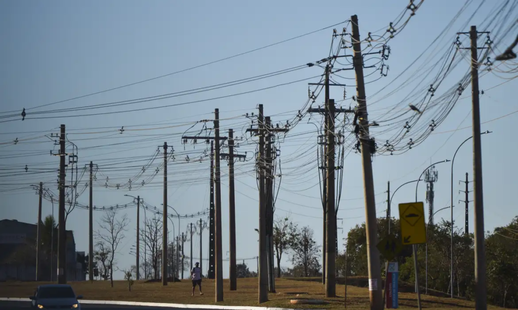 camara-aprova-expansao-de-rede-eletrica-sem-repasse-de-custos