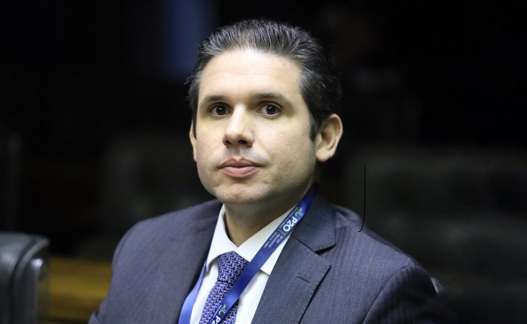 ministro-da-justica-e-hugo-motta-firmam-compromisso-pela-pec-da-seguranca