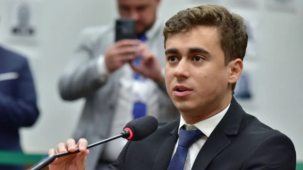 mulher-ferida-por-raio-em-ato-pro-bolsonaro-organizado-por-nikolas-ferreira-recebe-alta-no-df