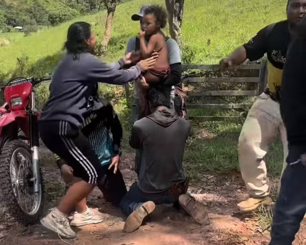 menina-de-4-anos-desaparecida-em-mata-de-mg-e-resgatada-com-vida