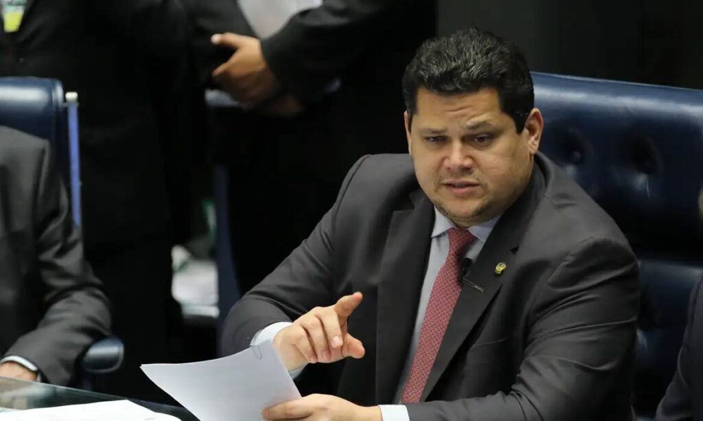 alcolumbre,-sobre-eleicoes:-democracia-demonstrara-forca,-maturidade-e-vitalidade
