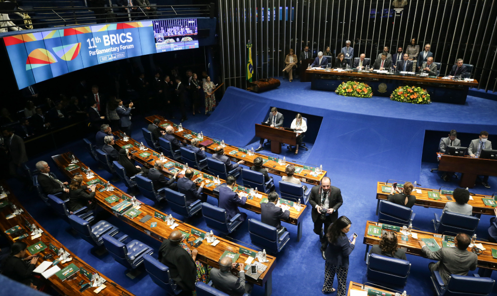 congresso-aprova-reestruturacao-de-carreiras-com-reajustes-salariais