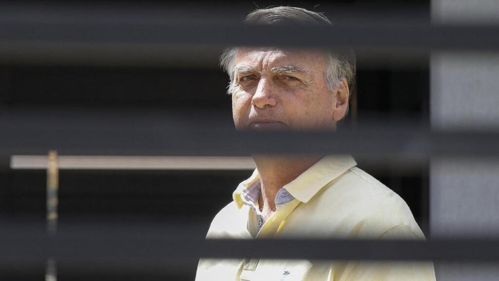 saiba-o-que-o-mp-militar-apresentou-ao-stm-para-pedir-a-perda-de-patente-de-bolsonaro-e-mais-4
