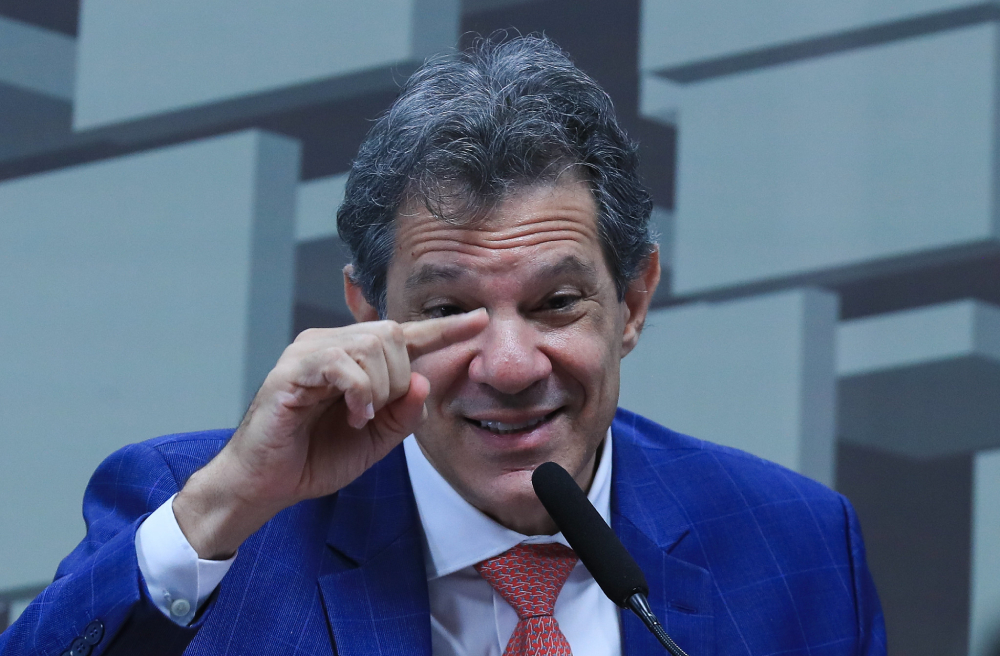 haddad-nao-da-pistas-sobre-futuro-e-se-emociona-ao-relembrar-trajetoria-academica