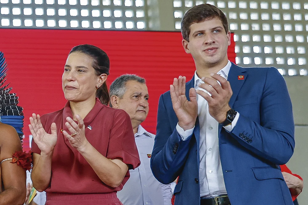 joao-campos-supera-raquel-lyra-e-lidera-disputa-em-pernambuco