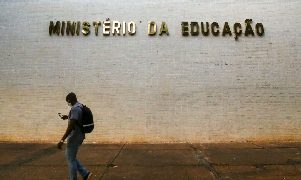 mec-estabelece-metas-para-600-mil-novas-matriculas-em-educacao-tecnica-ate-2026