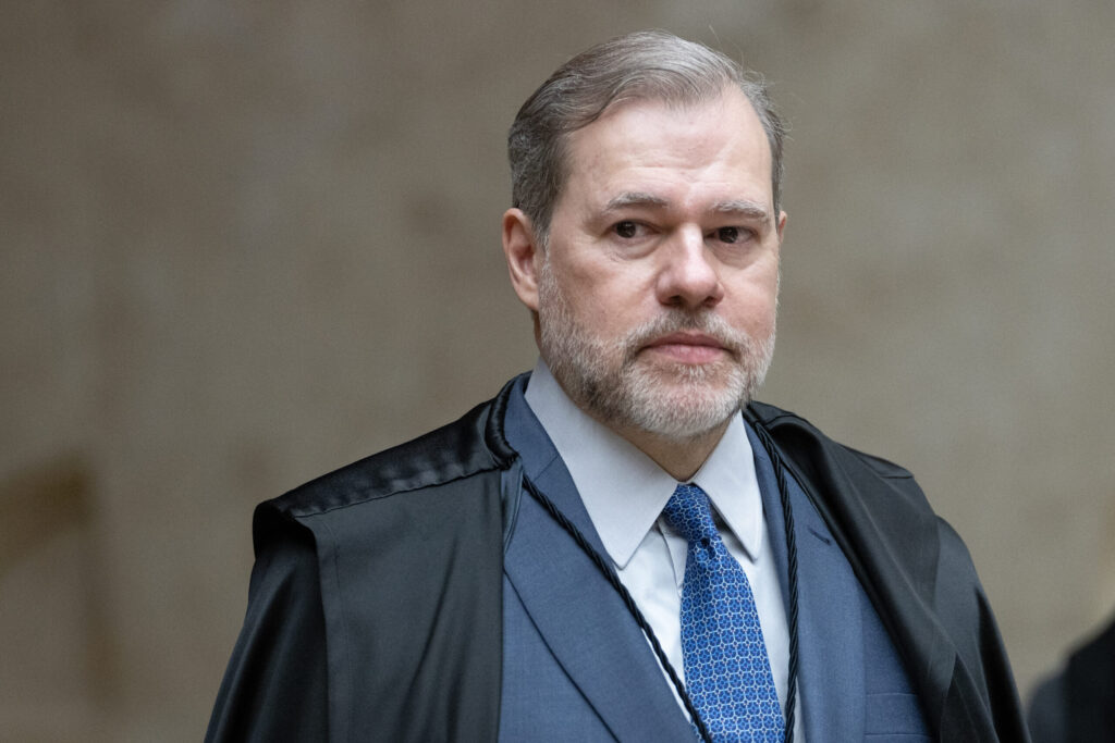 receita-rastreia-quebra-de-sigilo-de-ministros-do-stf-e-100-familiares-por-ordem-de-moraes