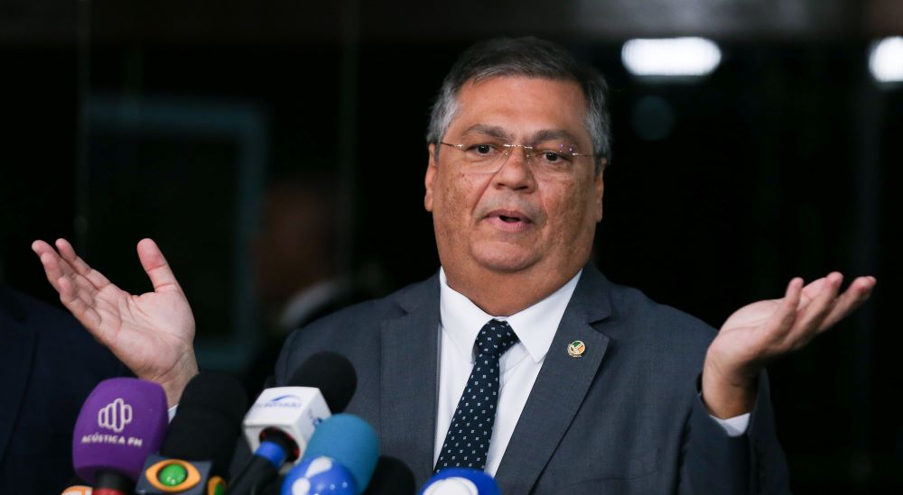 e-proibido-editar-lei-que-reconheca-validade-de-penduricalhos-ja-pagos-antes-de-5/2,-diz-dino