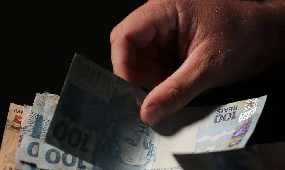 metade-dos-20-juizes-estaduais-do-pais-com-maiores-supersalarios-e-aposentada