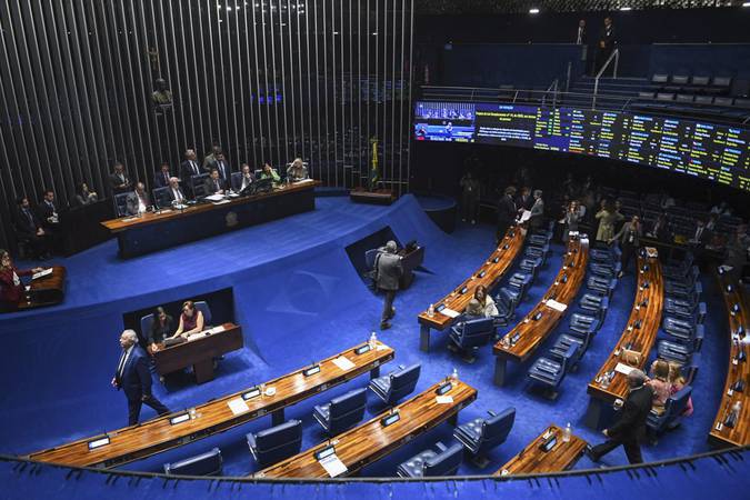 senado-aprova-acordo-mercosul-ue-e-amplia-licenca-paternidade