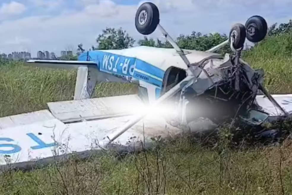 aviao-cai-durante-aula-no-aeroclube-de-manaus;-instrutor-morre