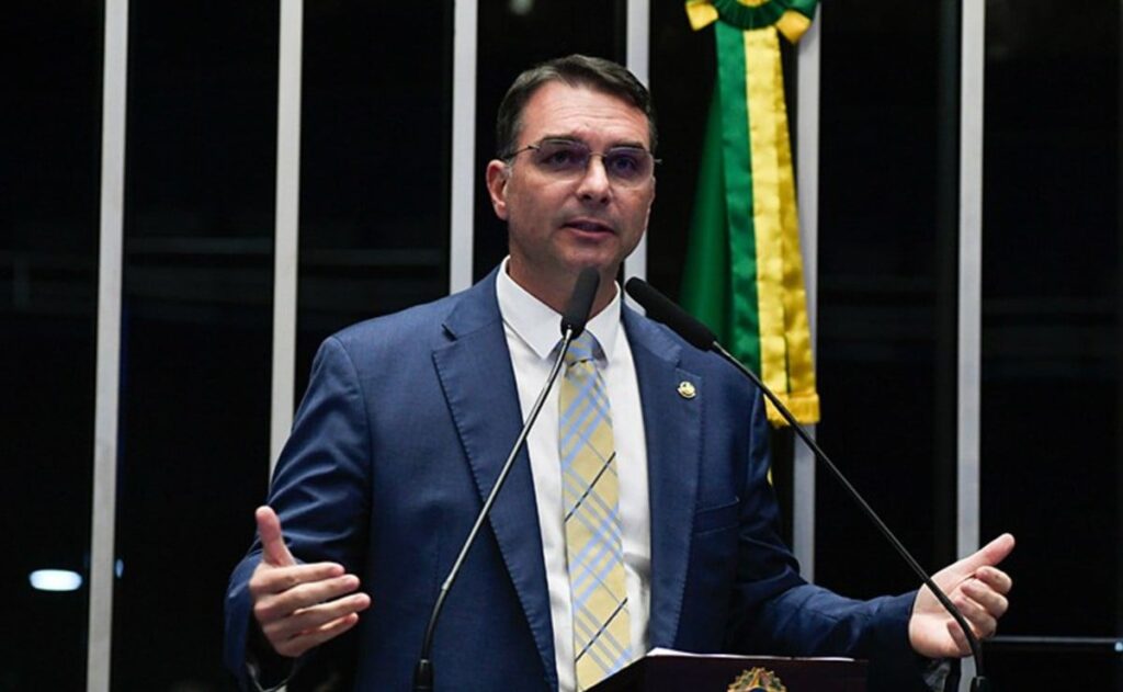ainda-nao-ha-data-para-anunciar-plano-de-governo-e-ministro-da-economia,-diz-flavio-bolsonaro