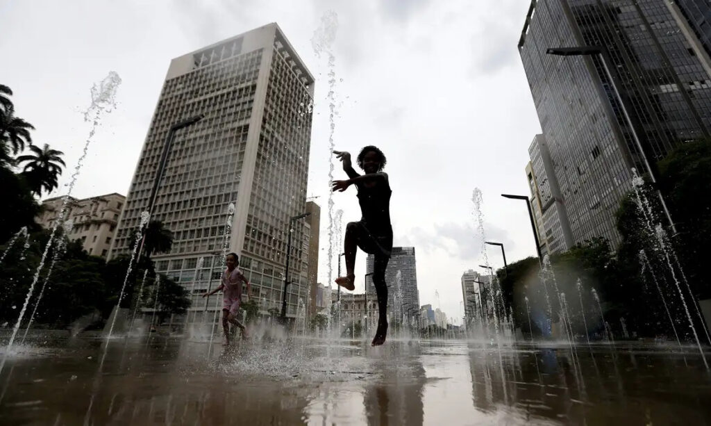 semana-santa-comeca-com-chuvas-no-norte-e-calor-extremo-no-sul,-alerta-inmet