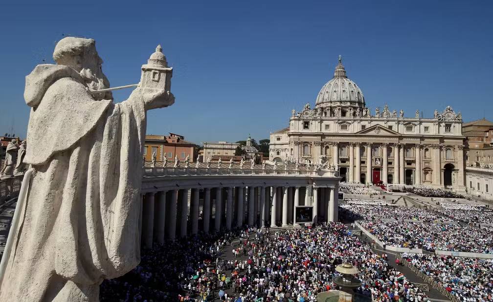 vaticano-expressa-‘pesar’-a-israel-por-barrar-patriarca-no-santo-sepulcro