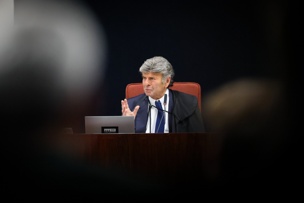 luiz-fux-reve-voto-sobre-8/1-e-absolve-sete-reus