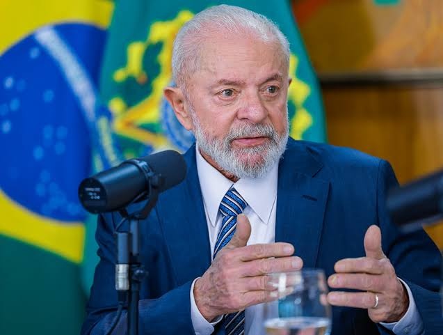 lula:-governo-vai-‘trabalhar-muito’-na-regulacao-de-plataformas-que-causem-dano-a-democracia