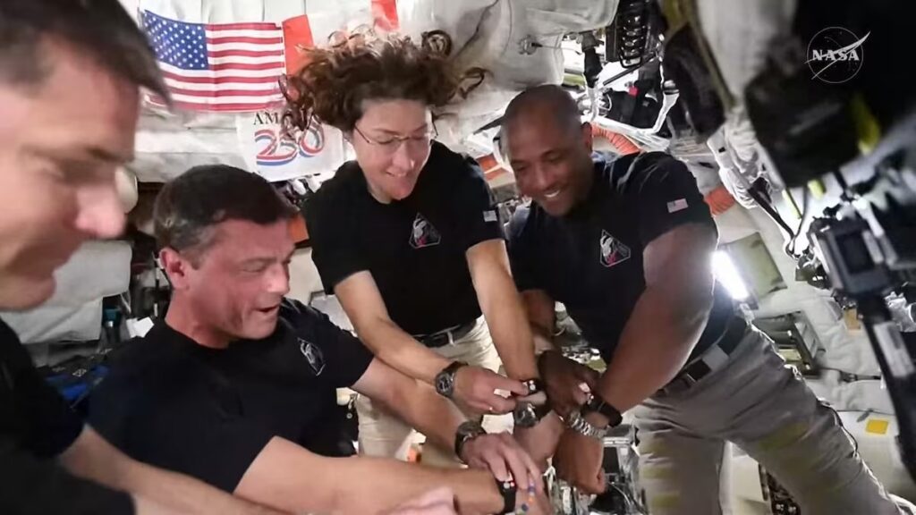 astronautas-da-artemis-ii-usaram-relogio-feito-com-tecnologia-desenvolvida-pela-usp