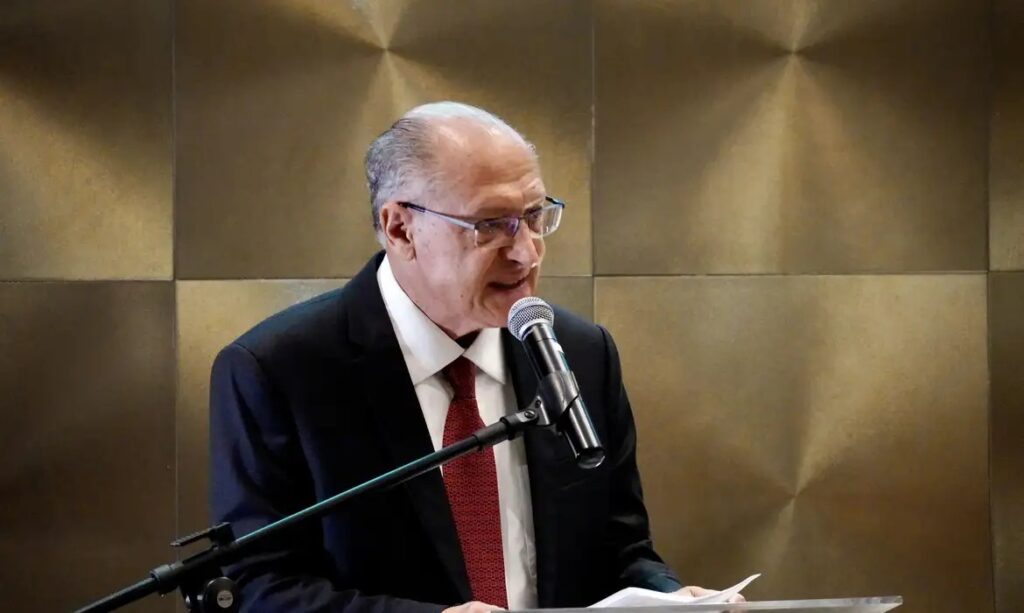 alckmin-anuncia-r$-10-bi-em-credito-para-maquinas-agricolas-em-feira-do-agro