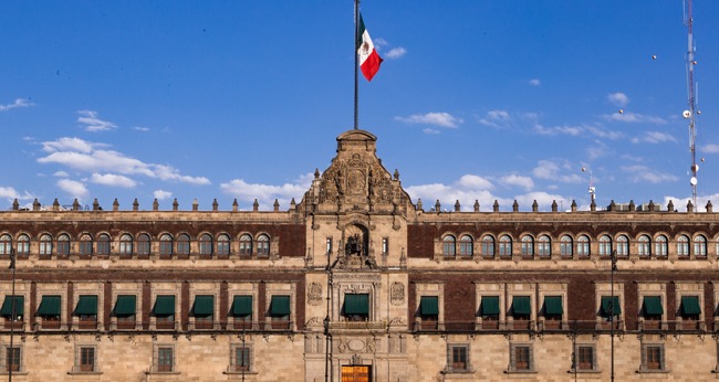 prisao-de-chefe-criminoso-provoca-bloqueios-na-fronteira-entre-mexico-e-eua