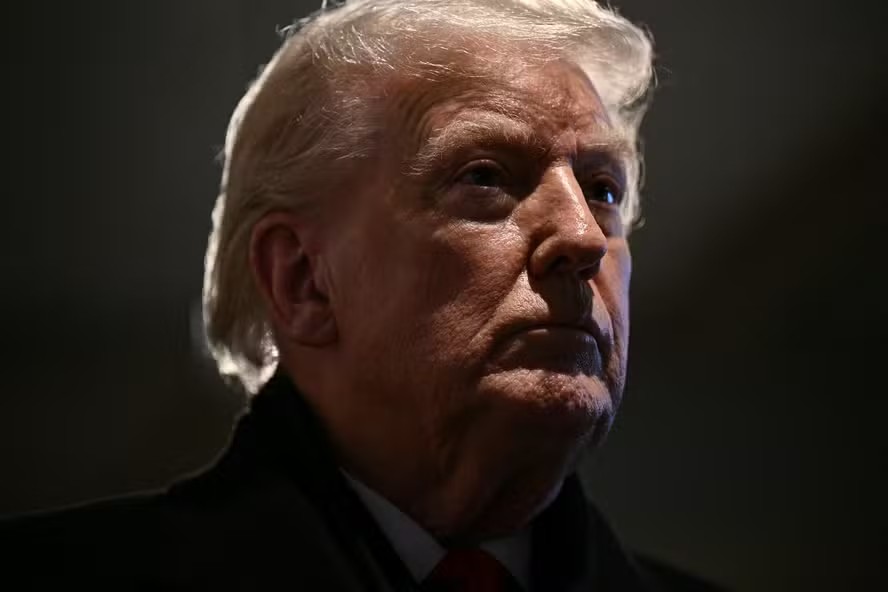 trump-brinca-sobre-suposto-parentesco-com-rei-charles-3o
