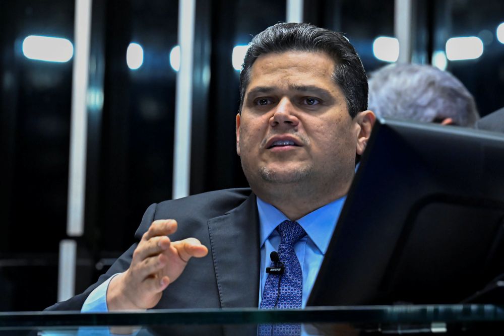 alcolumbre-deve-enterrar-cpi-do-master-em-acordo-com-oposicao-por-reducao-de-pena-de-bolsonaro