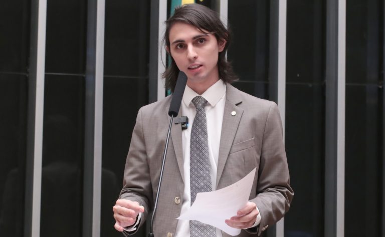 projeto-exige-rotulagem-de-agrotoxicos-em-embalagens-de-alimentos