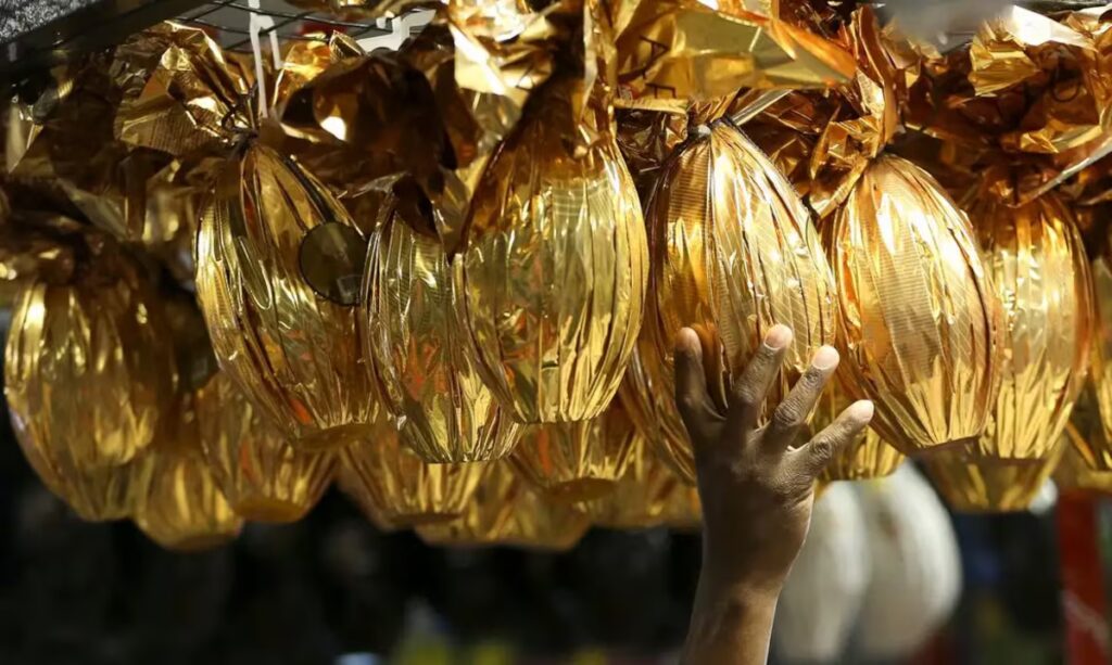 com-ovos-de-pascoa-e-bacalhau-caros,-consumidor-ajusta-compras-para-manter-tradicao