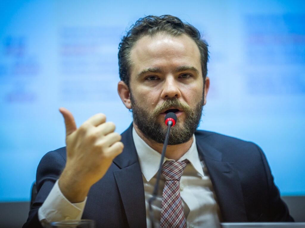 durigan:-carencia-do-procred-passa-de-12-para-24-meses;-prazo-da-operacao-sobe-de-72-a-96-meses