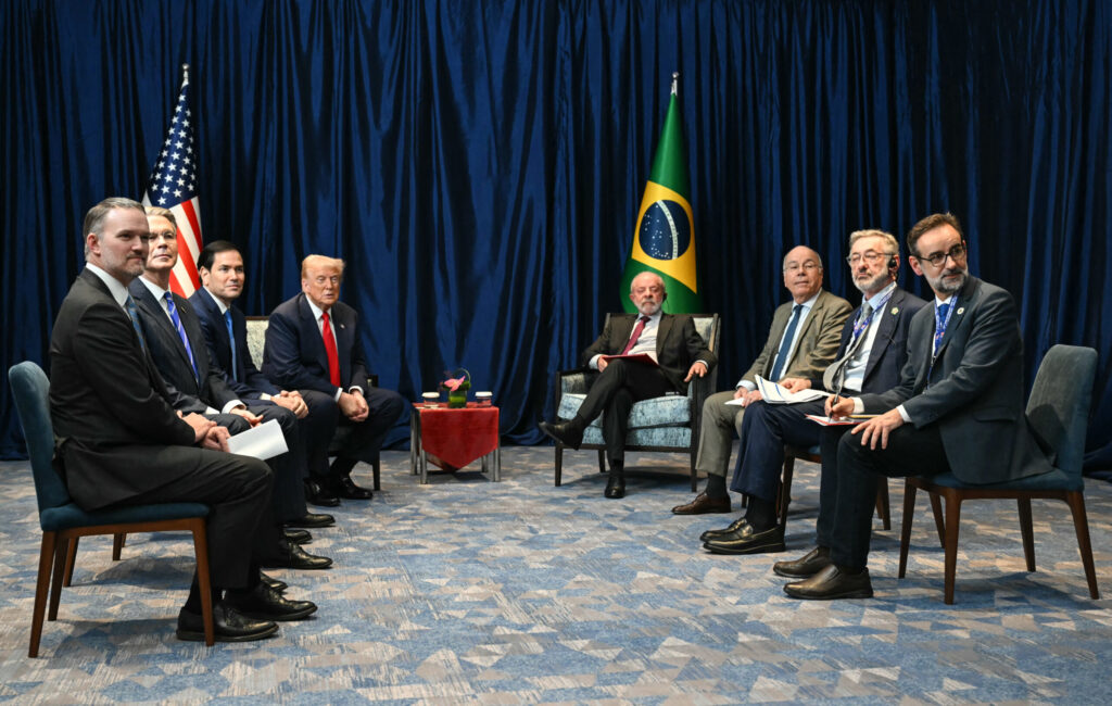 tarifas-dominam-conversa-entre-lula-e-trump,-e-minerais-e-big-techs-ficam-em-2o-plano