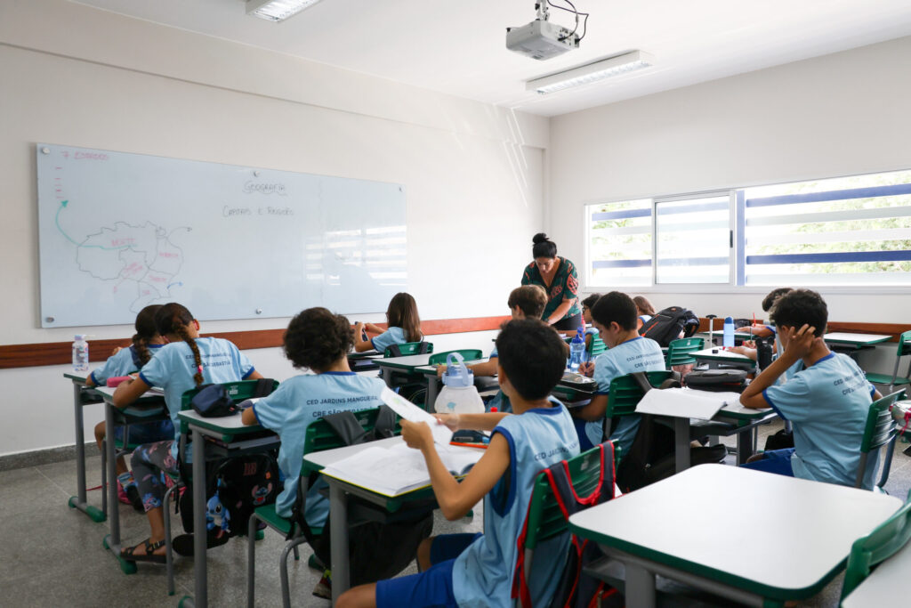conselho-de-educacao-recua-e-mantem-exigencia-de-50%-de-carga-presencial-para-formar-professores