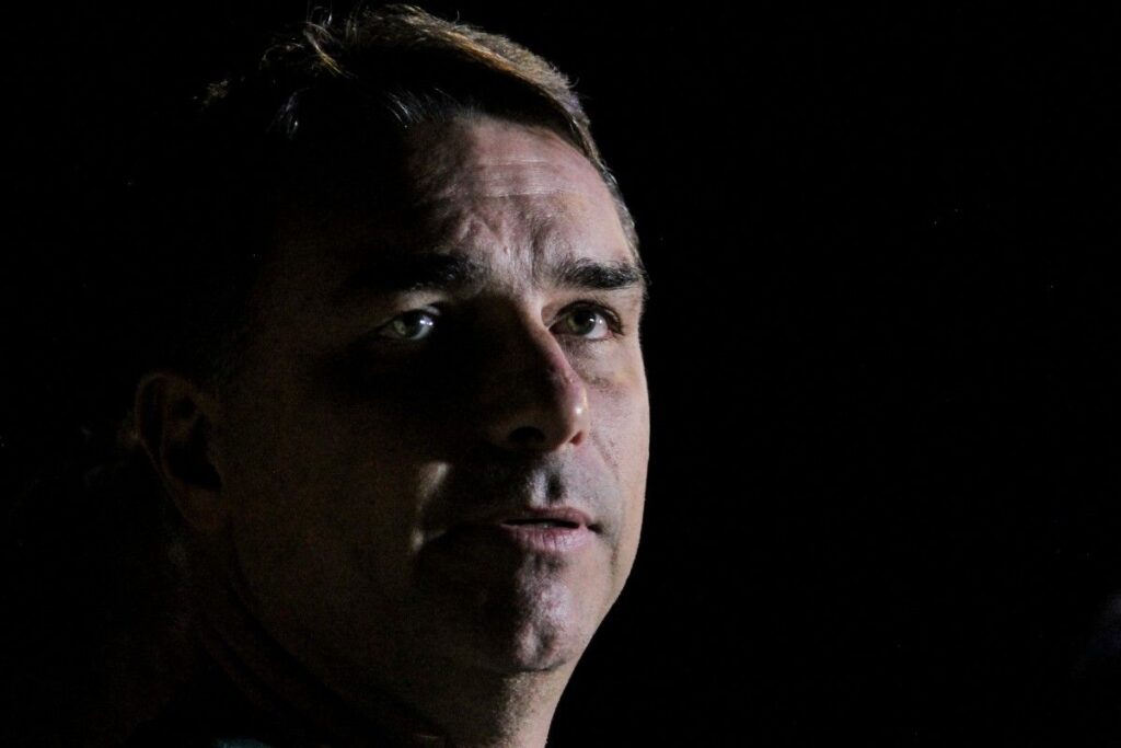 aliados-de-flavio-bolsonaro-veem-abalo-de-confianca-por-elo-com-vorcaro-e-temem-mais-acusacoes