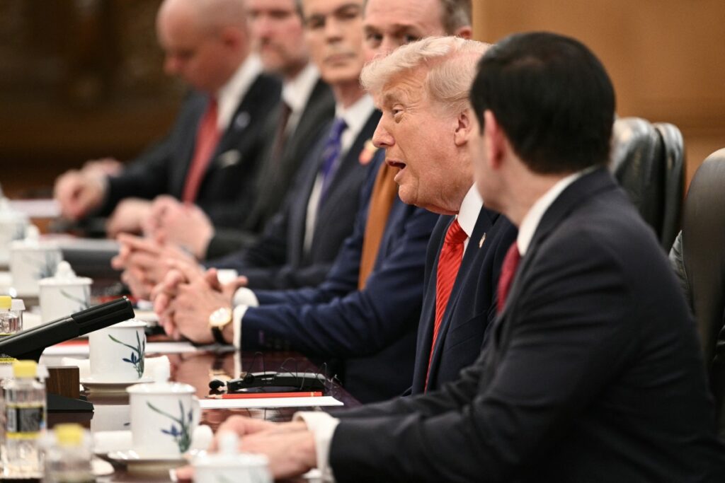trump-diz-a-xi:-‘vamos-ter-um-futuro-fantastico-juntos’
