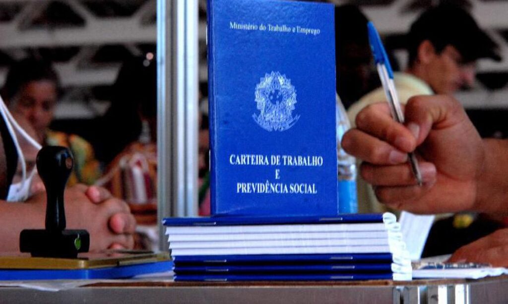 pais-tem-1,089-milhao-de-pessoas-desempregadas-ha-2-anos-ou-mais,-mostra-ibge