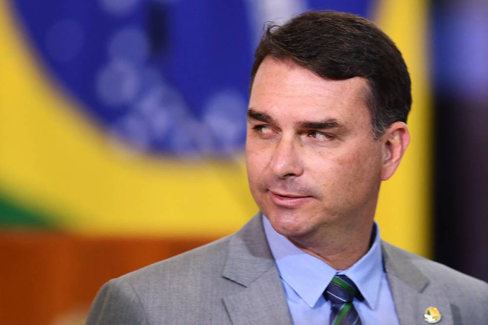 imprensa-internacional-repercute-audios-de-flavio-bolsonaro-para-daniel-vorcaro