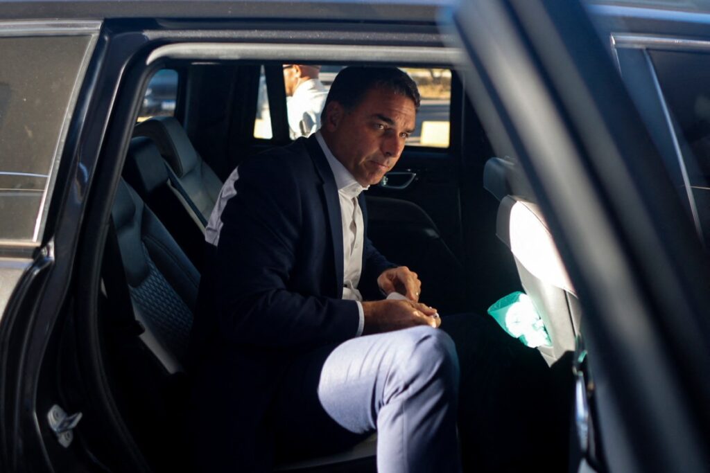 pesquisa-mostra-que-flavio-estancou-antes-de-‘dark-horse’,-dizem-aliados-de-lula;-oposicao-minimiza