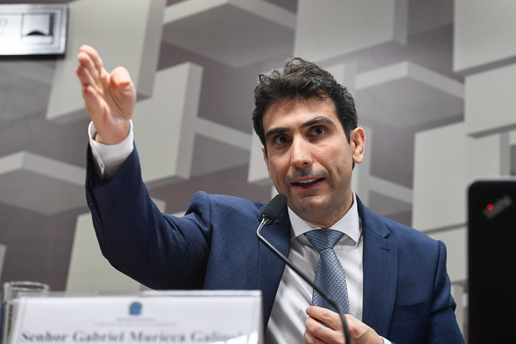 galipolo:-bc-tem-juros-mais-altos-que-pares,-mas-inflacao-sistematicamente-supera-meta