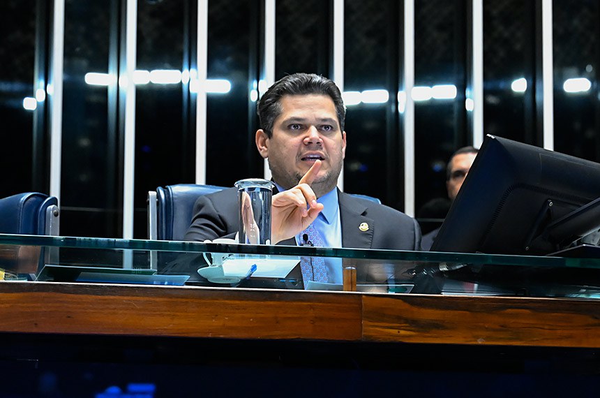 senado-adia-votacoes-sobre-filantropicas-e-dano-moral