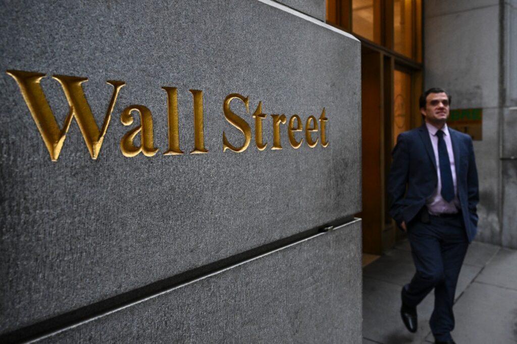 wall-street-fecha-em-alta,-mas-setor-tecnologico-perde-forca