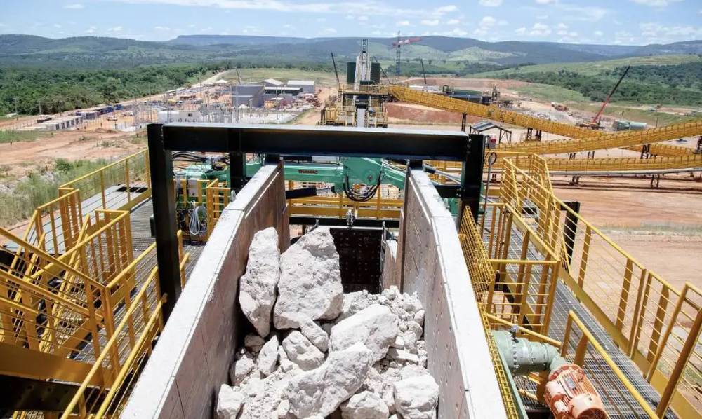 corrida-por-minerais-criticos-impulsiona-onda-global-de-fusoes-e-coloca-brasil-no-radar