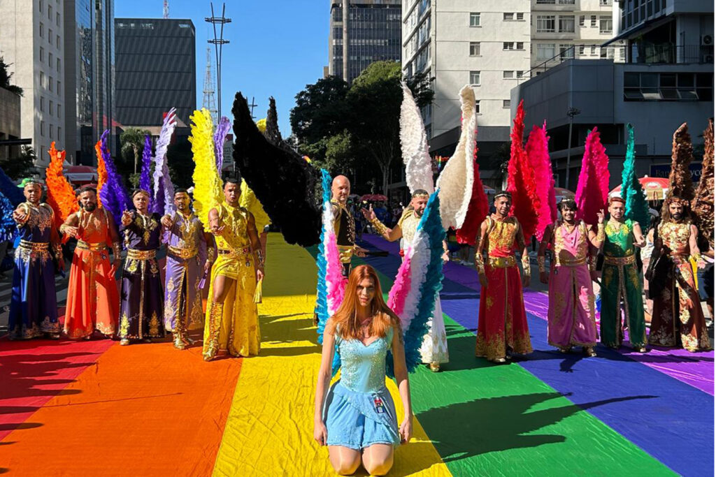 parada-lgbt+-reforca-distancia-da-direita-e-contrasta-com-marcha-para-jesus
