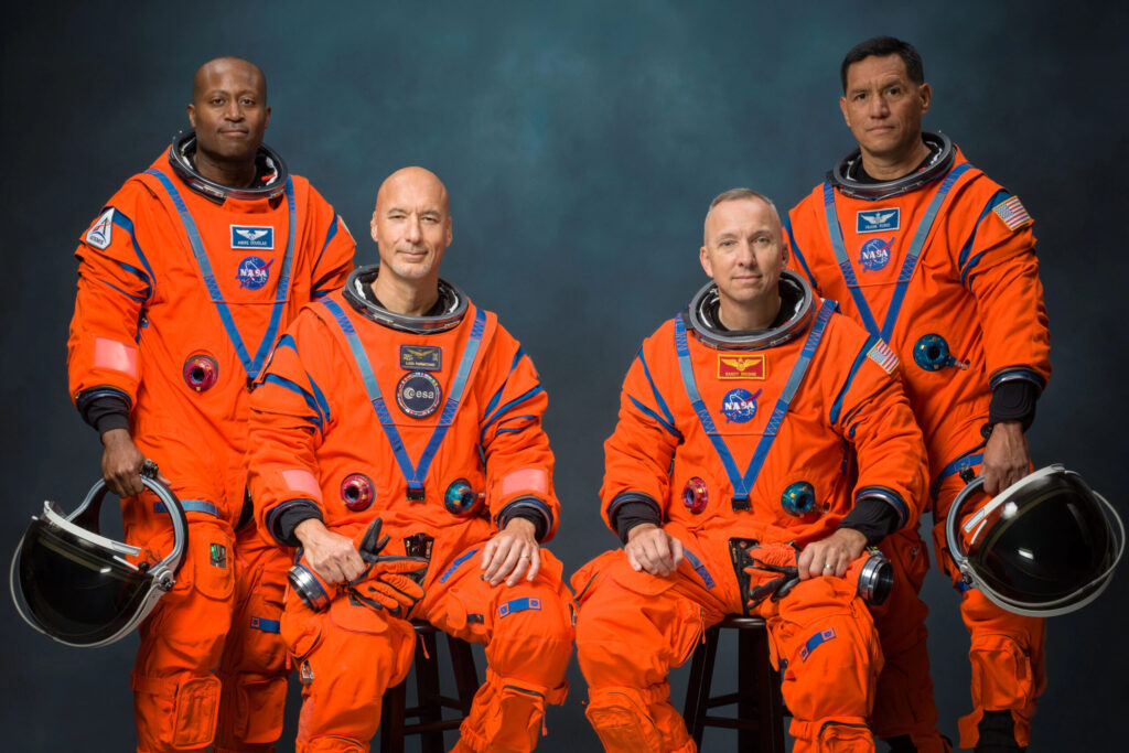 nasa-anuncia-os-quatro-astronautas-da-artemis-3,-missao-de-teste-para-jornada-a-lua