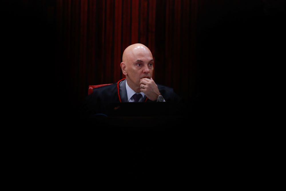 extradicao-negada-de-carla-zambelli-impoe-novo-reves-a-moraes-e-alimenta-criticas