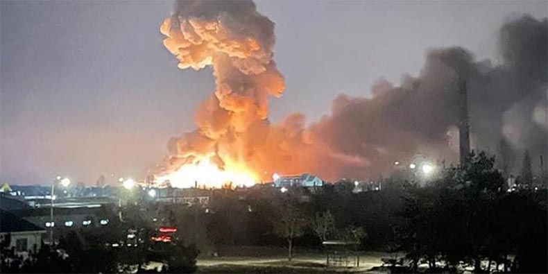 ataque-russo-mata-11-na-ucrania-e-provoca-incendio-em-catedral-de-kiev