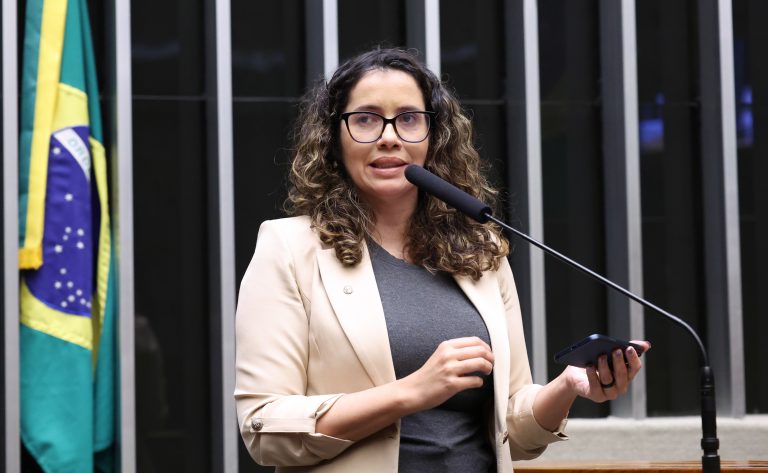 camara-aprova-atestado-para-acompanhar-crianca-doente
