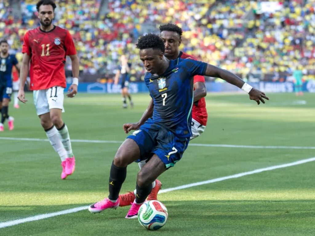 liberar-funcionario-para-assistir-aos-jogos-do-brasil-pode-‘engajar-time’,-mas-lei-nao-obriga