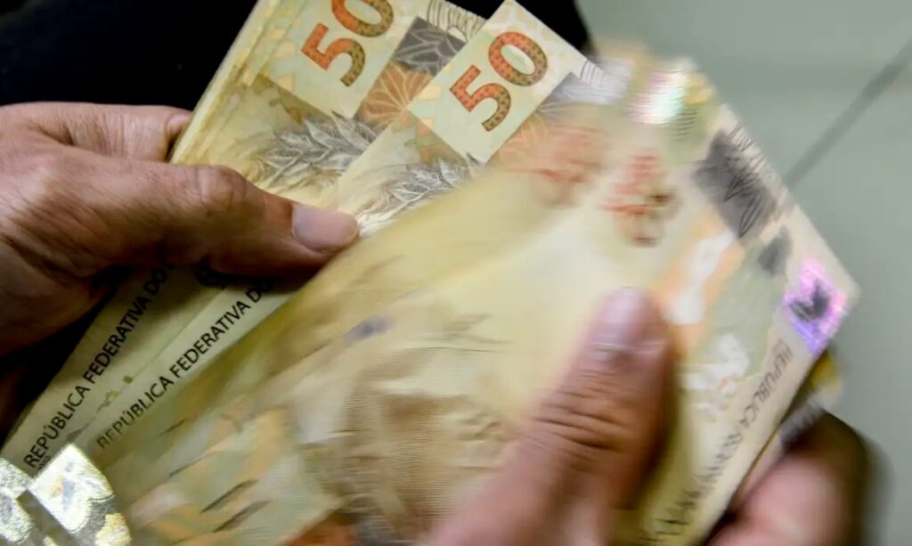 datafolha:-mais-brasileiros-preferem-pagar-menos-impostos-do-que-ter-servico-publico-gratuito