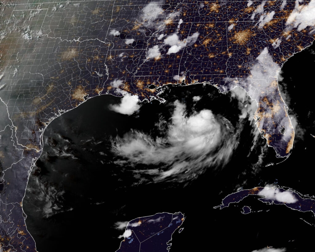 tempestade-tropical-bertha-se-intensifica-e-ameaca-estados-dos-eua