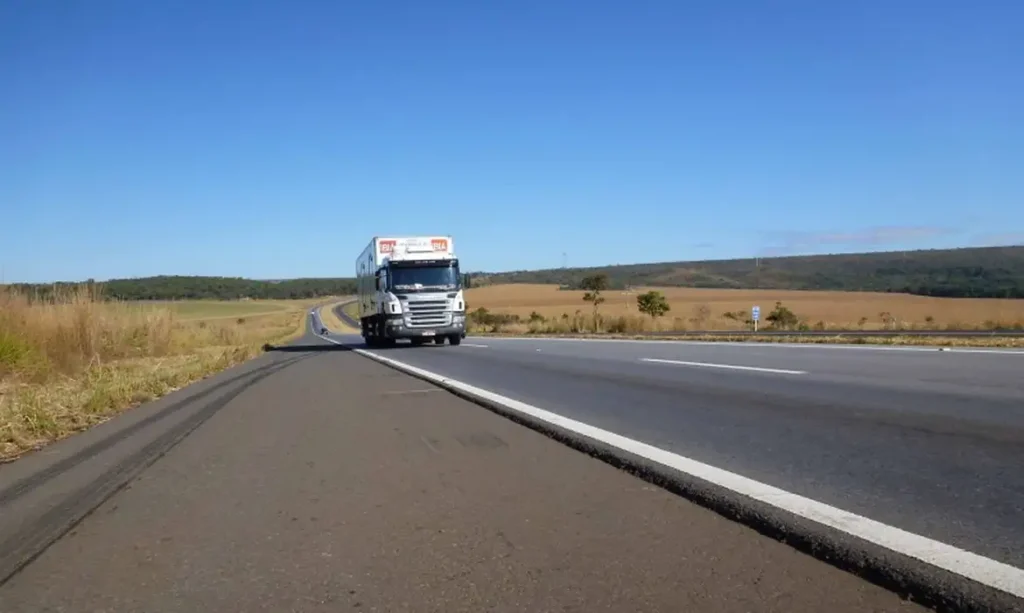cnt-envia-plano-a-presidenciaveis-e-defende-r$-2-tri-em-investimentos-nos-transportes