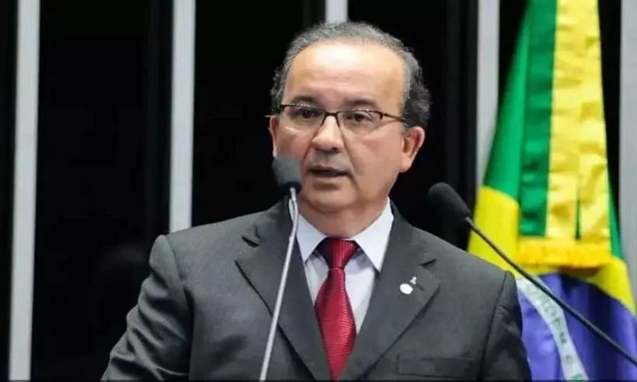 com-presenca-de-flavio-bolsonaro,-pl-sc-confirma-jorginho-mello-candidato-a-reeleicao-no-estado