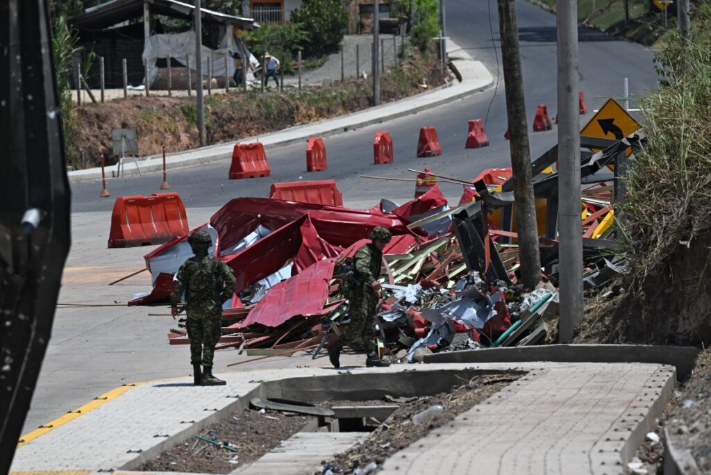 ataque-com-explosivos-e-registrado-um-dia-apos-a-posse-do-novo-presidente-da-colombia